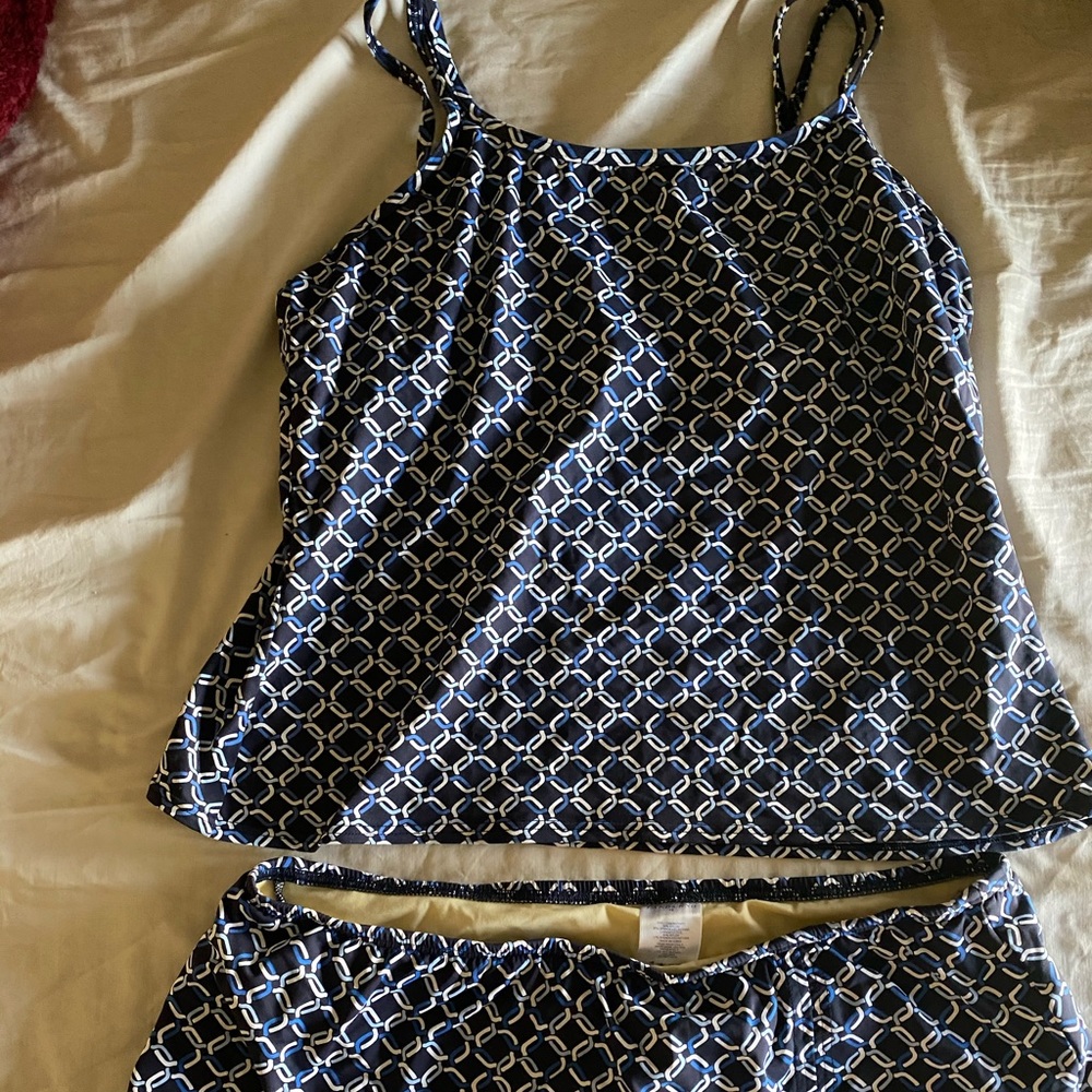 Woman’s Land’s End 2 Piece swim suit size 16.